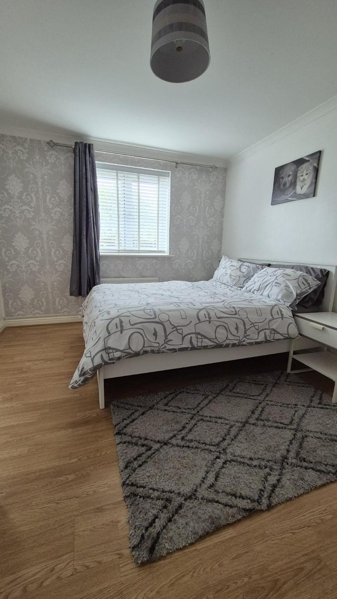 Spacious Ground Floor 2 Bedroom 2 Bathroom Flat In Hatfield Near Hertfordshire University Private Car Park Sleeps 5-6 מראה חיצוני תמונה