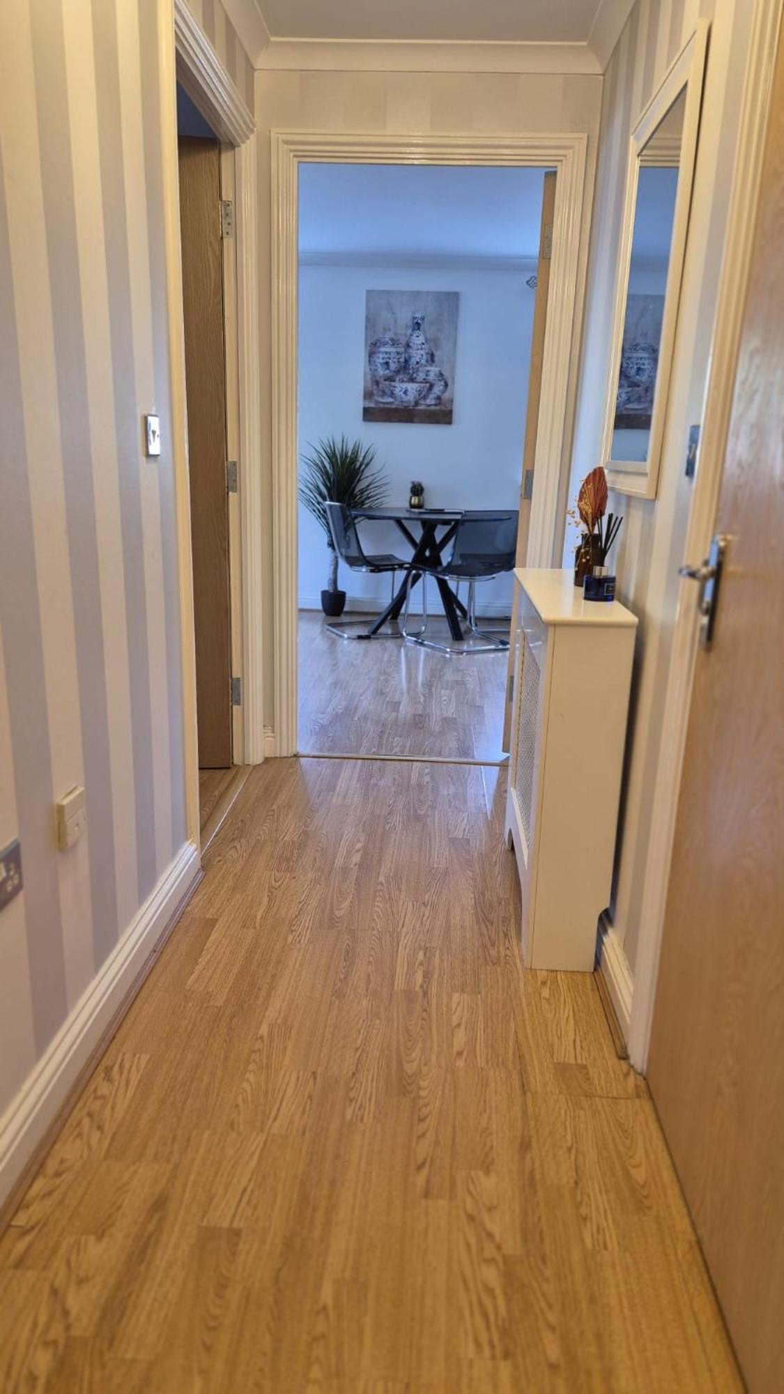 Spacious Ground Floor 2 Bedroom 2 Bathroom Flat In Hatfield Near Hertfordshire University Private Car Park Sleeps 5-6 מראה חיצוני תמונה